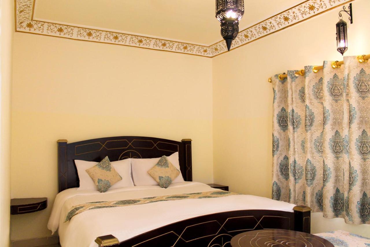 Golden Palm Oasis Camping *
